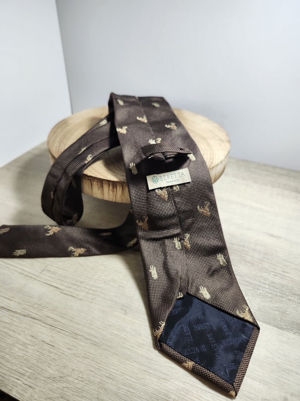 Beretta Hunting Brown Patterned Men’s Silk Tie With Deer Accents